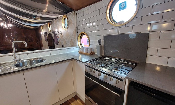 Liverpool Alquiler De Eote | El Titanic Boat Liverpool