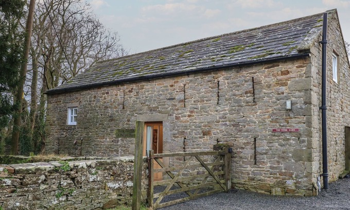 Fremington Cabaña | THE TITHE BARN, pet friendly, with open fire in Barnard Castle