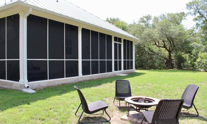 Round Top Casa | The Top @ Round Top | Escape to the country!