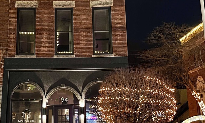 Versailles Apartamento | The Top Shelf on the Bourbon Trail in Historical Downtown Versailles