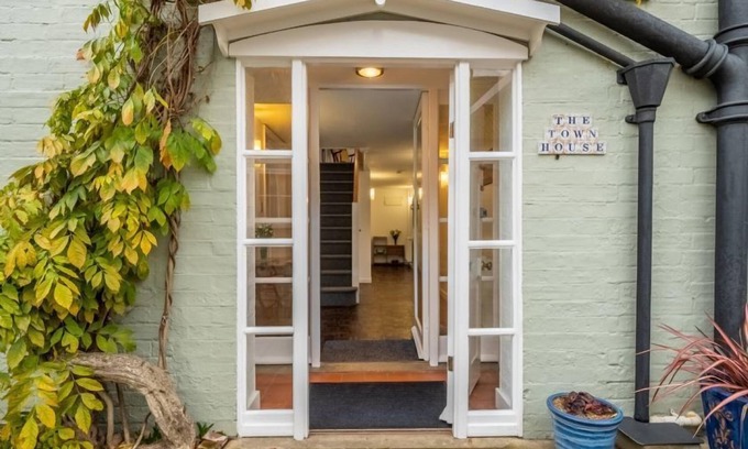 Hollesley Casa | The Town House, Hollesley