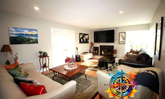 Bel Aire Casa | The Traveler's House-Central to All, Hilltop, Hot Tub, Gameroom, Firepit, Skiing