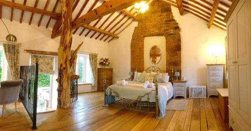 Beckermet Casa | The Tree House Cumbria, unique, romantic, quirky cottage
