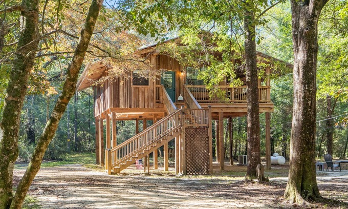Ponce De Leon Cabina | The Treehouse: Peaceful Cabin Close to PCB and 30A
