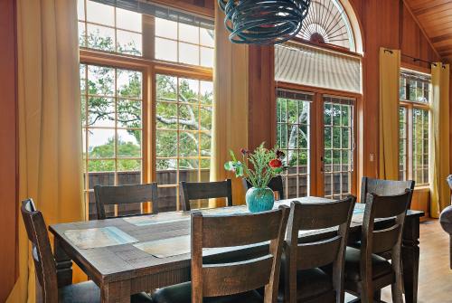 Marine Terrace Casa | The Treetop House Pet Friendly