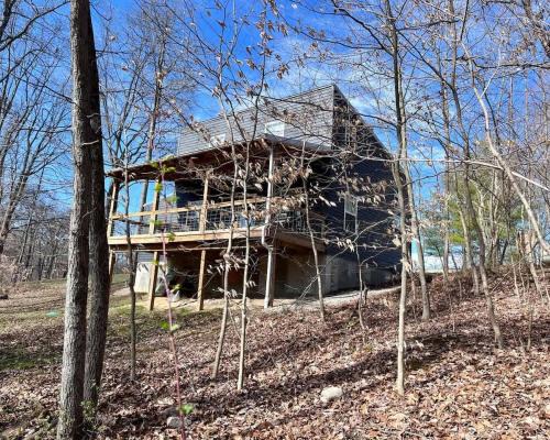Logan Casa | The Treetop Retreat – Family Getaway in Scenic Hocking Hills