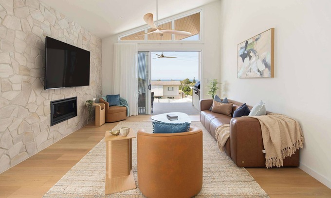 Dicky Beach Casa | The Tropic - Dicky Beach Escape
