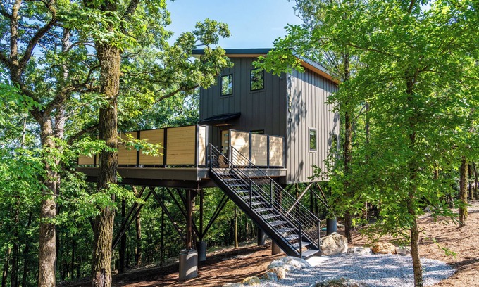 Hot Springs Cabina | The Trumpeter Treehouse at In the Trees Resort
