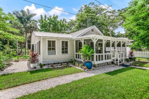 Bonita Springs Casa | The Tucker House