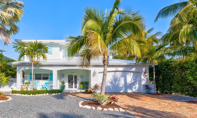 Venetian Shores Casa | The Turtle Nest | Pet Friendly! "Venetian Shores"
