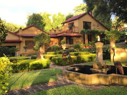 Newcastle Casa | The Tuscan Garden