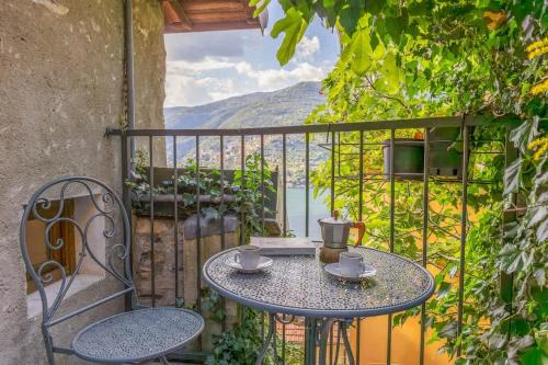 Blevio Casa | The Twilight - A Window view of the Lake