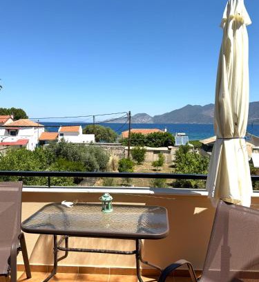Troizinia Casa | The Twin Houses
