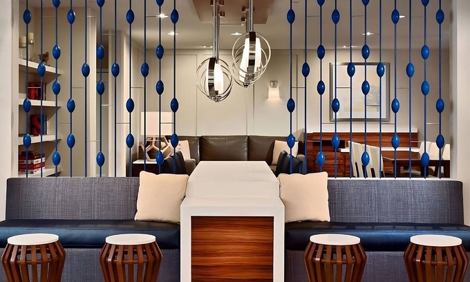 Sandy Springs Complejo | The Ultimate Atlanta Experience! Full Kitchen, Free Breakfast, Pets Allowed!