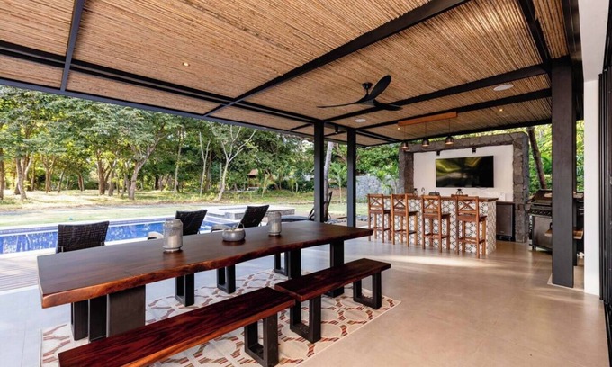 Tamarindo Casa | The ultimate Family retreat. Daily housekeeping, beach club membership and outdoor grill by the pool