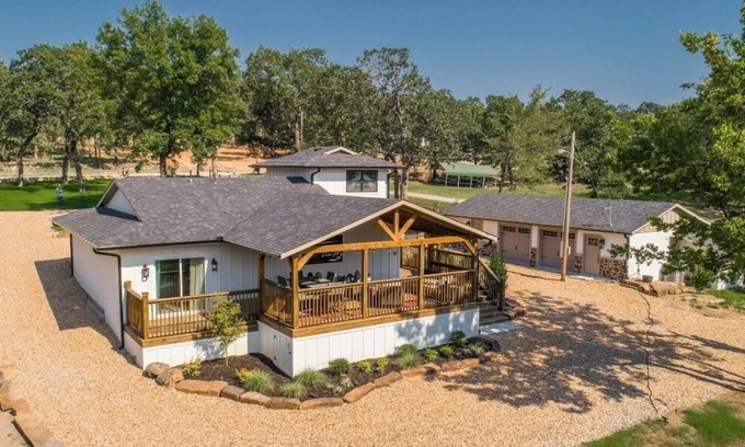 Longtown Casa | The Ultimate Lake Escape on Eufaula Lake!