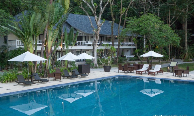 El Nido Cabaña | The Ultimate Luxury Forest Cottage on Lagen Island Resort