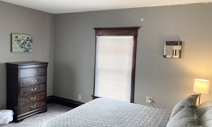 Bloomington Apartamento | The Upper Main Stay!