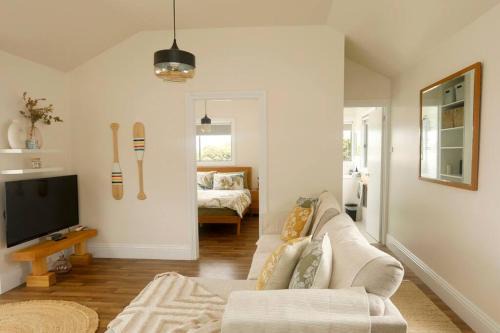 Stanley Apartamento | The Upstairs at Nine on Main
