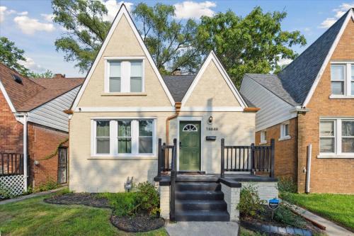 Detroit Casa | The Urban Delight in Detroit-DMC and Detroit lions