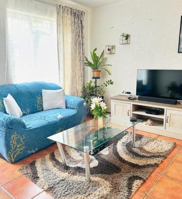 Die Hoewes Apartamento | The Urban Dessert "Comfort and Convenience Merged"