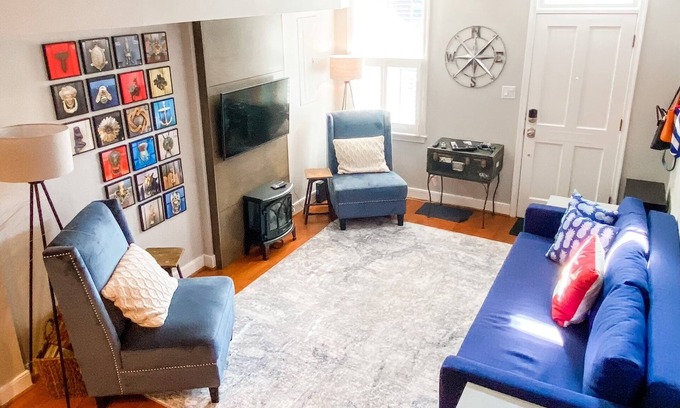 Old Town West Casa | The Urban Pineapple! Fun & Funky 2bdrm w/patio in Historic Old Town.