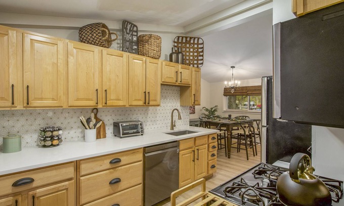 Allen Casa | The Urban Retreat. 30 Day Min