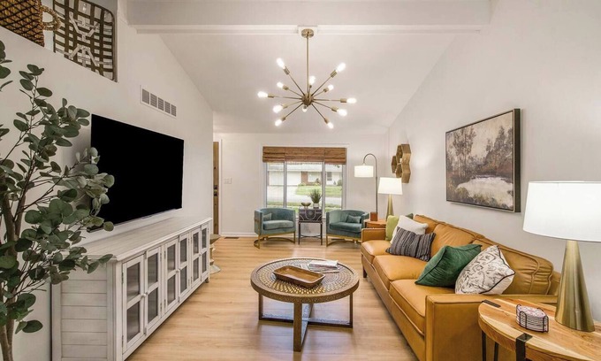 Allen Casa | The Urban Retreat (30 Day Min)