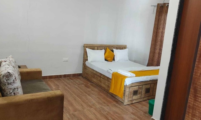 Kolar Road Apartamento | The user's input "the will show up in search and of the top of the