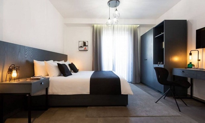 Ta' Giorni Condominio | The Valley Room 8 condo with parking on premises