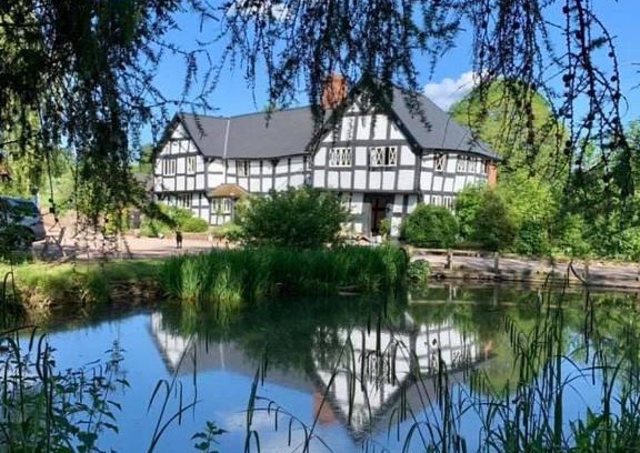 Bodenham Cama Y Desayuno | The Vauld, 2 x double bedroom suite with kitchenette
