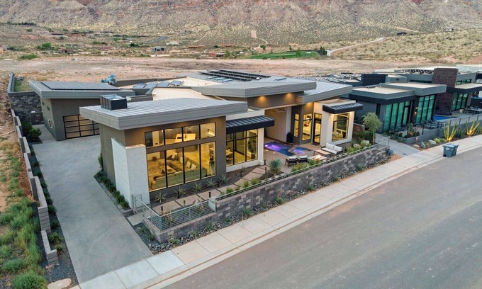 Hurricane Casa | THE VAULT at Copper Rock! Private Heated Pool/Spa