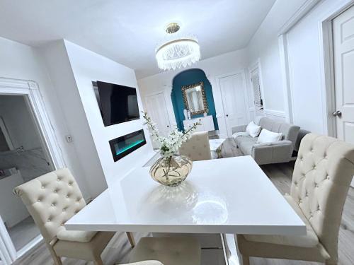 Forest Hill Apartamento | The Velvet Key near EWR airport &NYC
