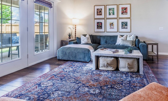 Bentonville Casa | The Velvet Spoke - Perfect for Groups and Families - Pet Friendly - Sleeps 10