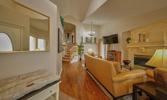 Arbour Lake Apartamento | The Venetian by Grenadier Luxury Suites, Sleeps 8 Family Friendly