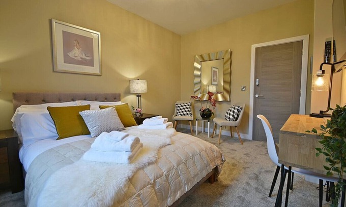 Rawtenstall Condominio | The Venice Suite at Moat House