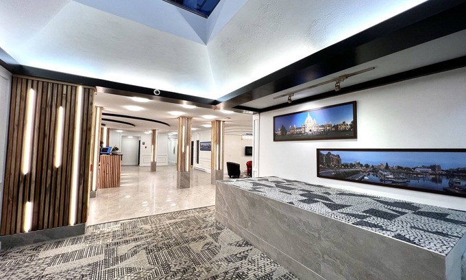 Gorge -Tillicum Area Hotel | The Vic, Ascend Hotel Collection