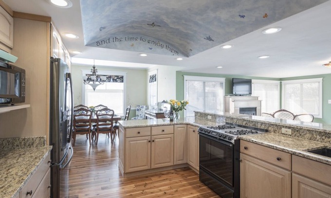 Boyne City Casa | The Victorian House of Boyne-3 blocks from Downtown& Waterfront