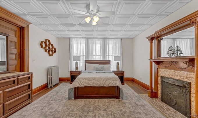 Buffalo Casa | Spacious Getaway, Backyard & Parking Sleeps 6