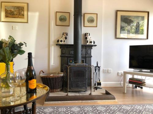 Nunney Casa | The View Cottage - Tennis Court - Nr Frome, Longleat
