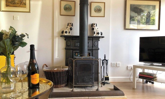 Nunney Cabaña | The View Cottage -Tennis Court- Nr Frome, Longleat