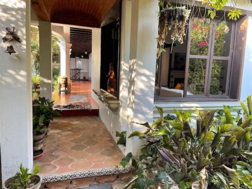 Santa Ana Casa | The View Guest House Room E