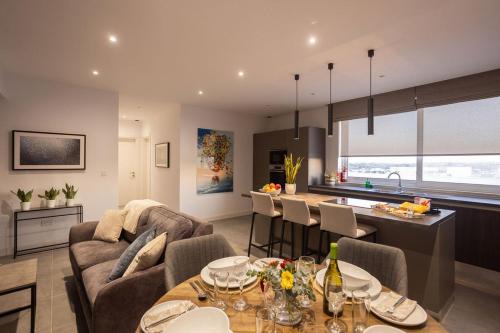 Lija Cama Y Desayuno | The View Penthouse