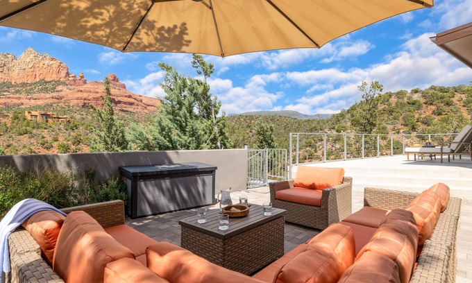 Uptown Sedona Casa | The Viewpoint by AvantStay | Luxe Home + Spa/Views