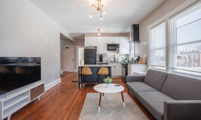 Covington Apartamento | The Villa 1B Downtown Covington & by St. Elizabeth