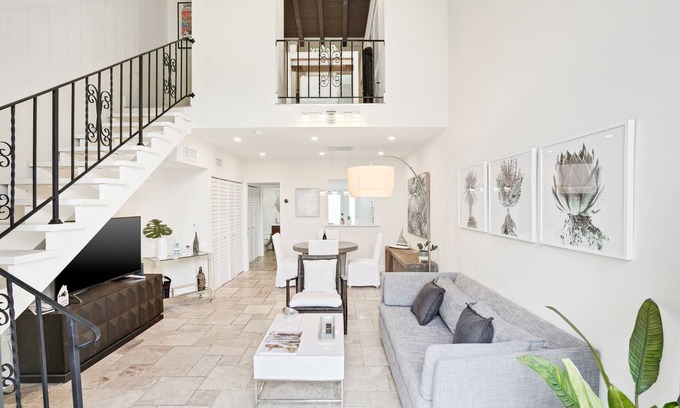 Miami Shores Casa | The Villa at St. James Place, unit e Luxury, Pet Friendly