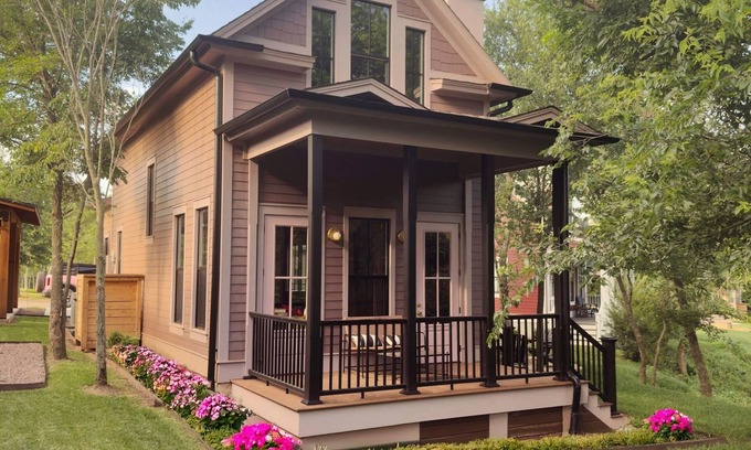Wheatland Casa | The Village Jewel at Selah- 2 bed 2 bath Sleeps 5 - Close to OU Campus