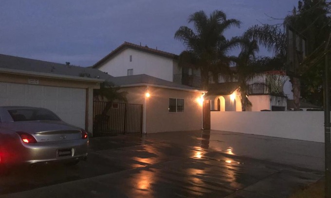 Valley Glen Casa | The Village