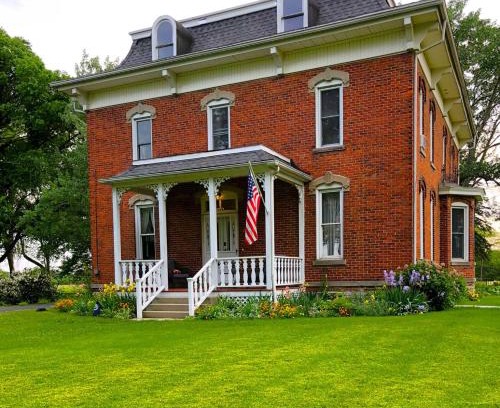 Azalia Cama Y Desayuno | The Vine Bed & Breakfast, LLC