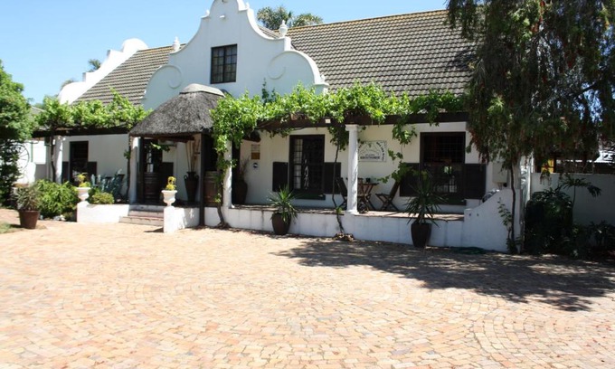 Parow Cama Y Desayuno | The Vinelands on Alpha Guest House
